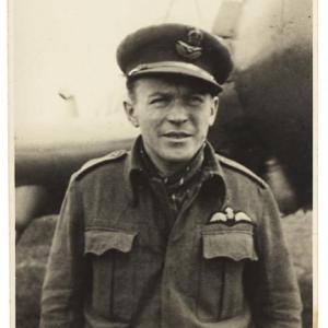 Vzpomínka na pilota Čs. letectva a RAF plk. Jana Šťastného 1